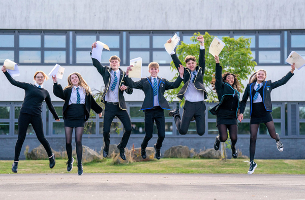 Celebrating the first exam results since the pandemic © Jane Barlow|Alamy Stock Photo
